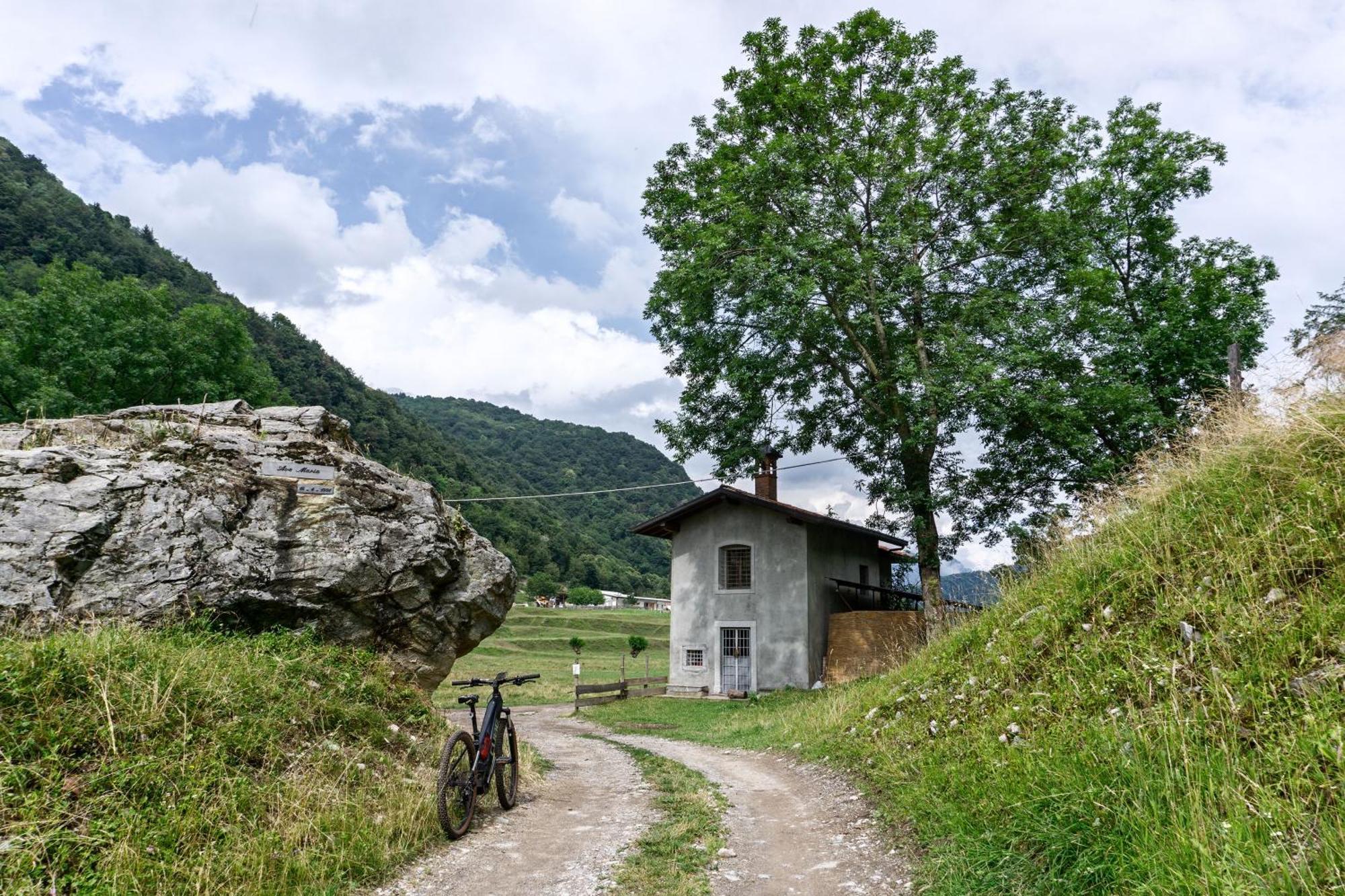 The River Nest Lasnigo Экстерьер фото